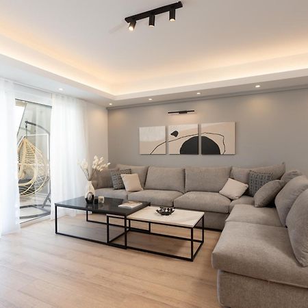Luxury 4 Bedrooms Apartment Near Flisvos Marina Piraeus Exterior photo