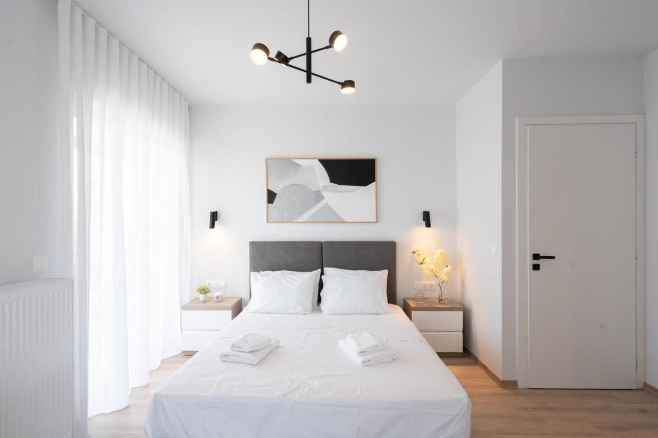 Luxury 4 Bedrooms Apartment Near Flisvos Marina Piraeus Exterior photo