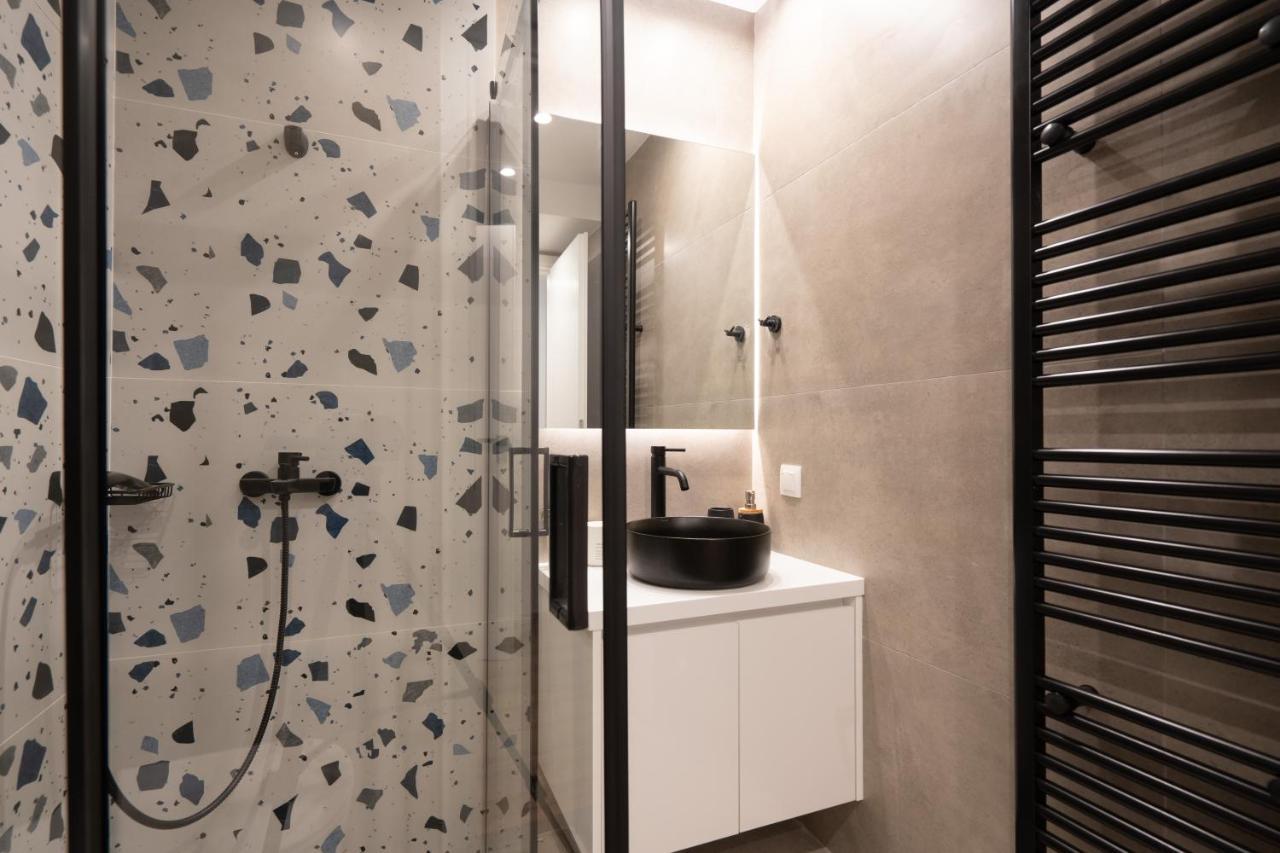 Luxury 4 Bedrooms Apartment Near Flisvos Marina Piraeus Exterior photo